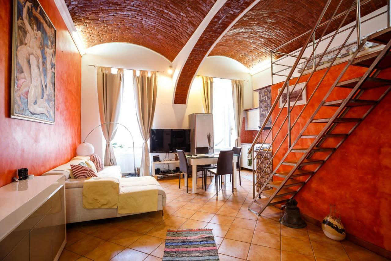 Apartment Old Square 3 *